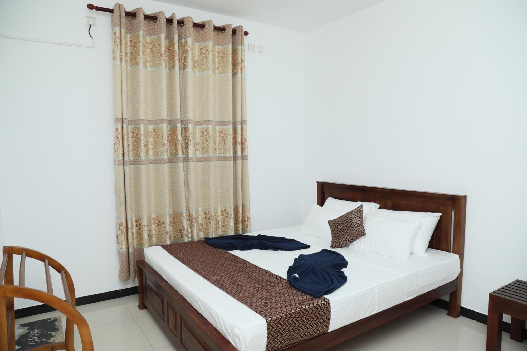 Crystal Wave Holiday Resort Polhena Matara Buitenkant foto
