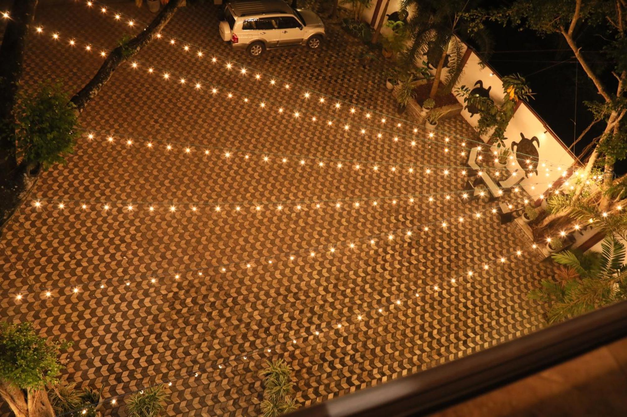 Crystal Wave Holiday Resort Polhena Matara Buitenkant foto